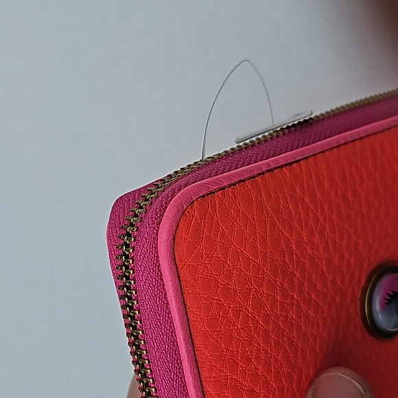 NWT NEW Fossil Emma Neon Pink Googly Eye Clutch Wallet Wristlet - Picture 12 of 12